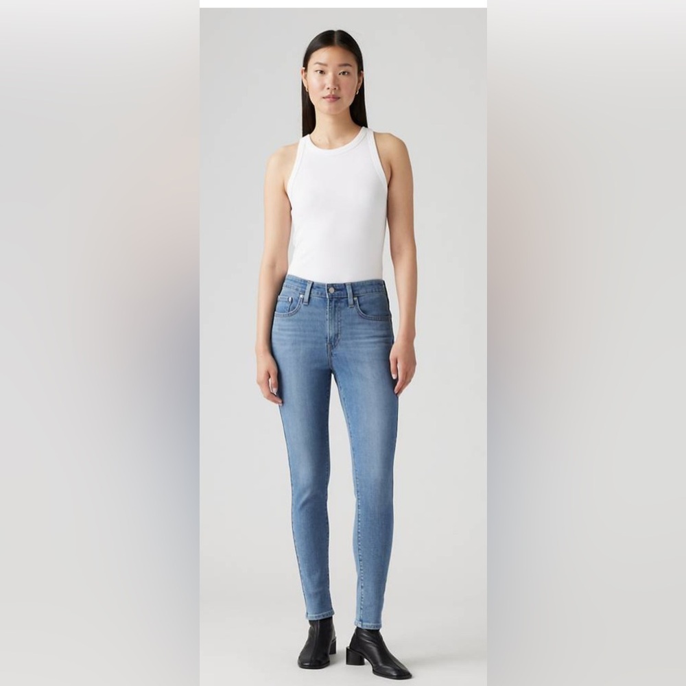 41. Levi’s 311 Shaping Skinny Jeans – Size 27